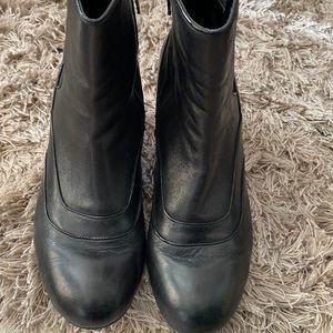 Clarks brand black leather ankle booties